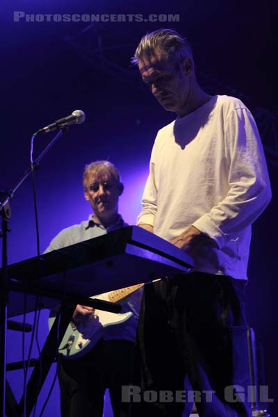 YOUNG MARBLE GIANTS - 2010-06-01 - PARIS - Espace Charlie Parker - Grande Halle - 